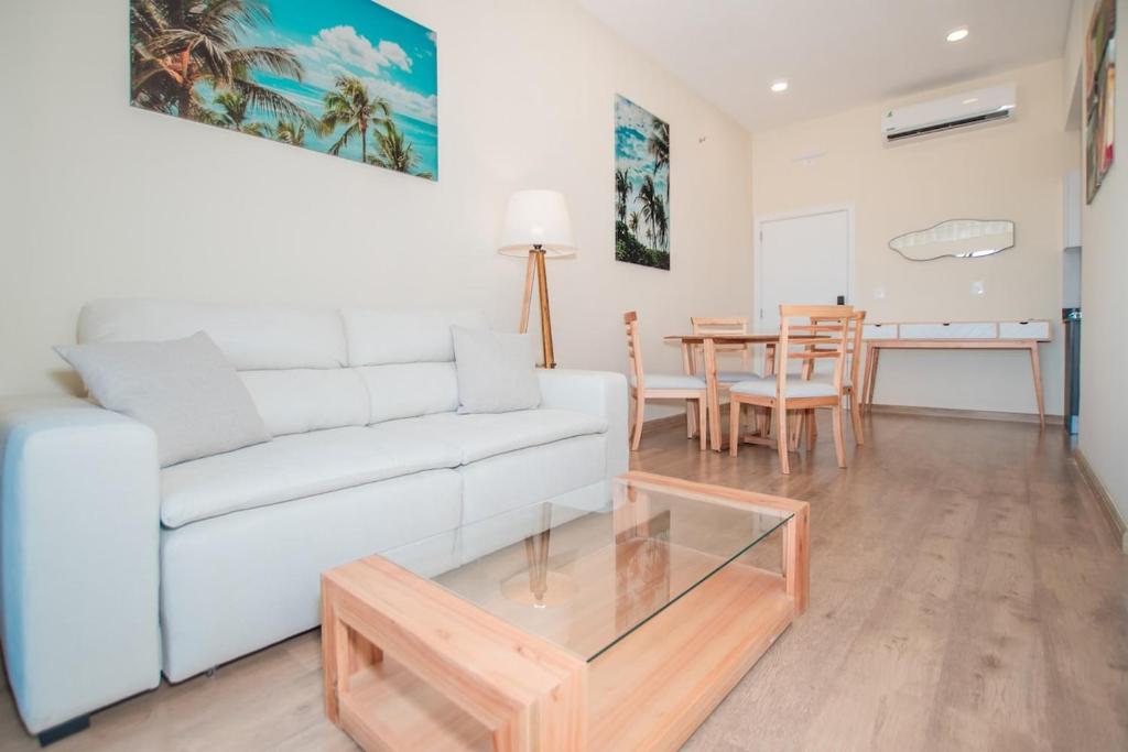 One BR with Balcony Walk to Malls Pool Gym - 2