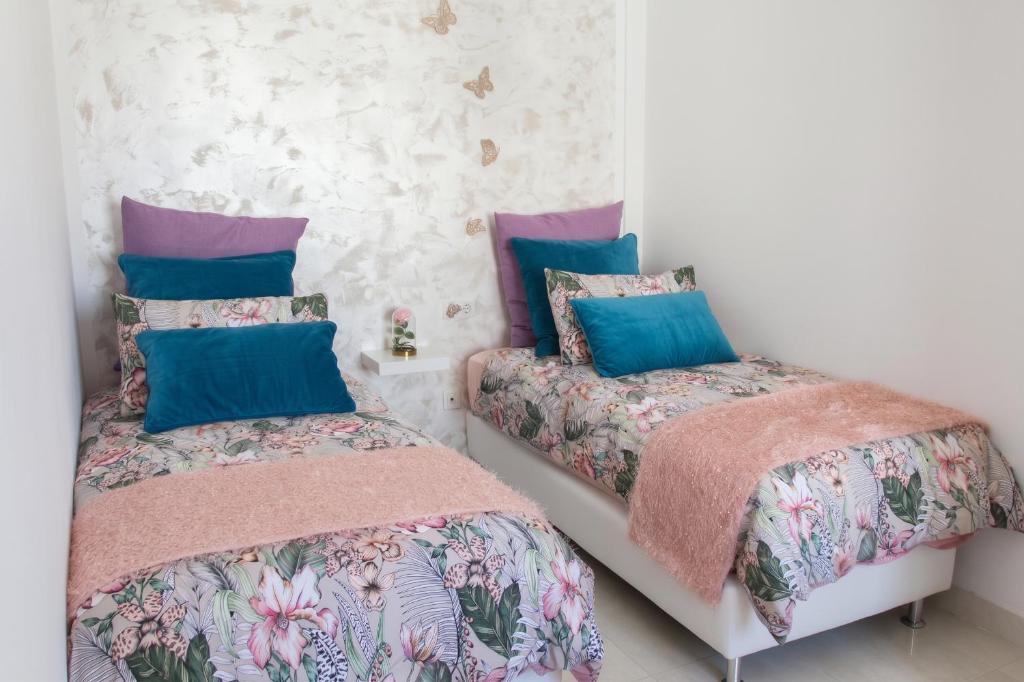 Elegant Villa Playa Blanca with Pool - 4