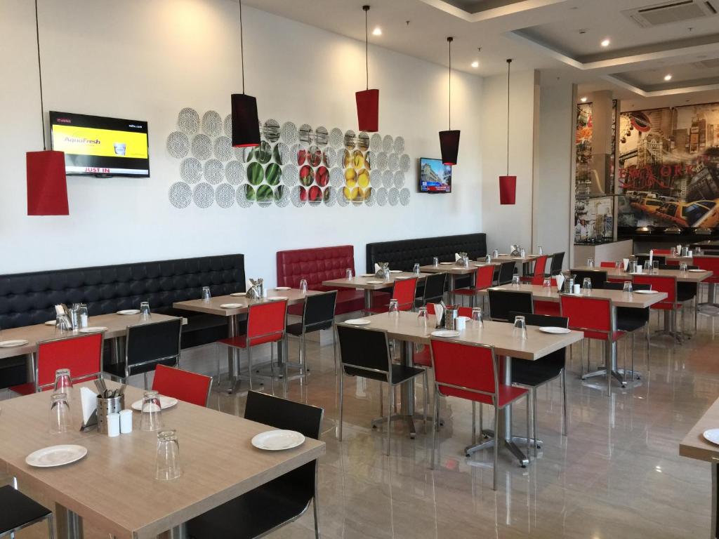 レッドフォックス バイ レモンツリー ホテルズ セクター 60 グルグラム (Red Fox by Lemon Tree Hotels, Sector 60, Gurugram) レストラン