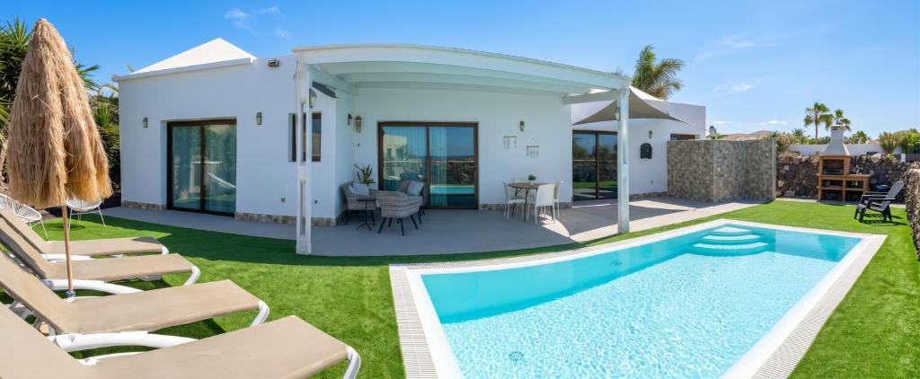 Seaside Villa in El Roque (El Cotillo) with Private Pool - 4