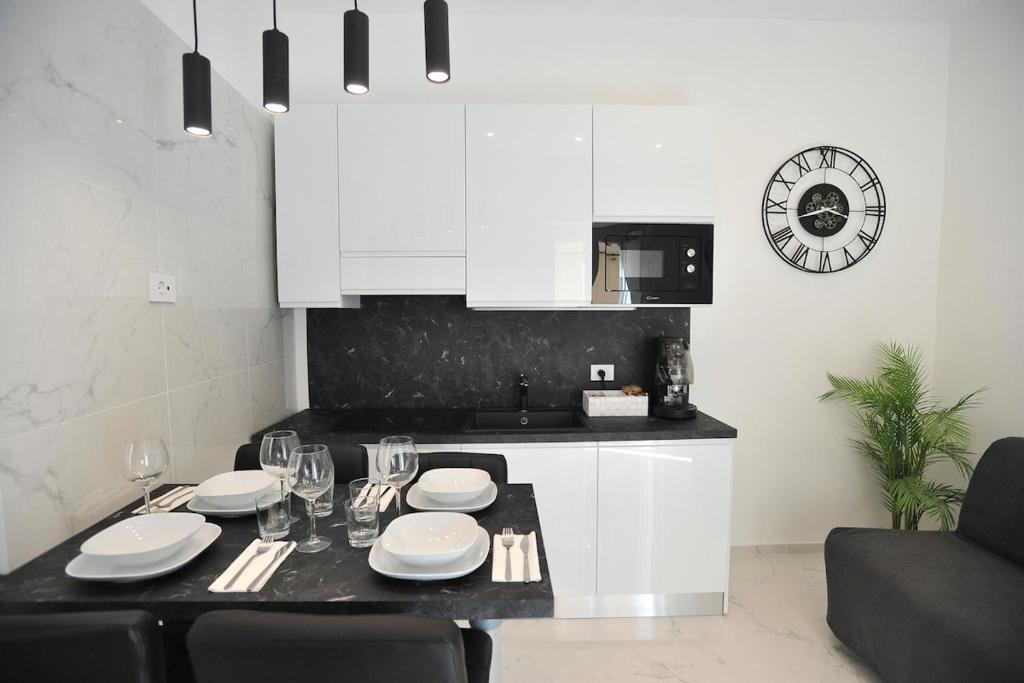 Royal Paradise Luxury Apartment - 5