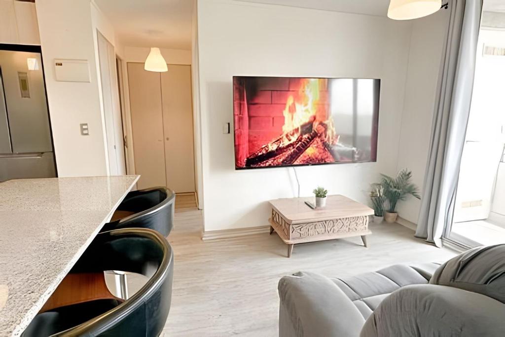 Cozy Central Apartment with Great Connectivity - 1