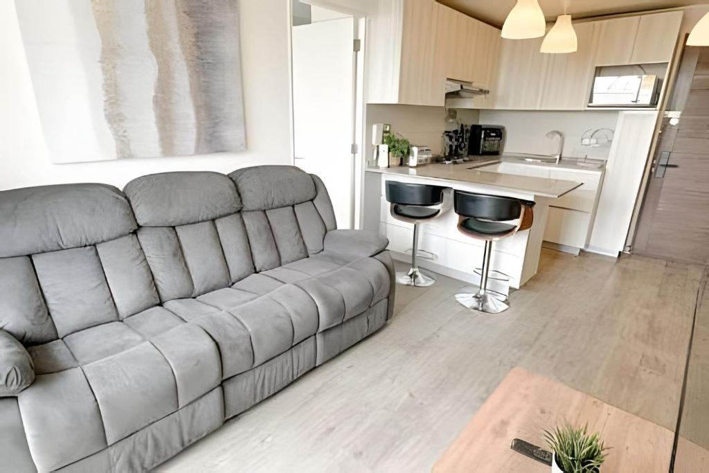 Cozy Central Apartment with Great Connectivity - 3