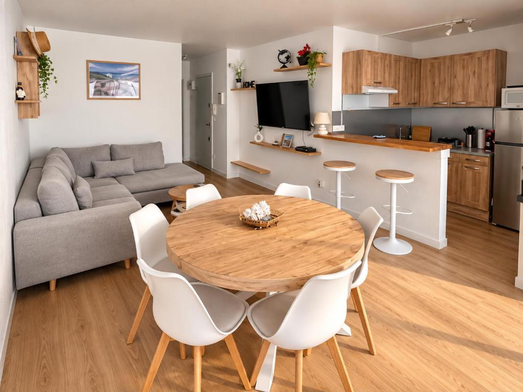 Climatisé et Spacieux avec Terrasse, Centre Port et Proche Mer - 6 Personnes - 1