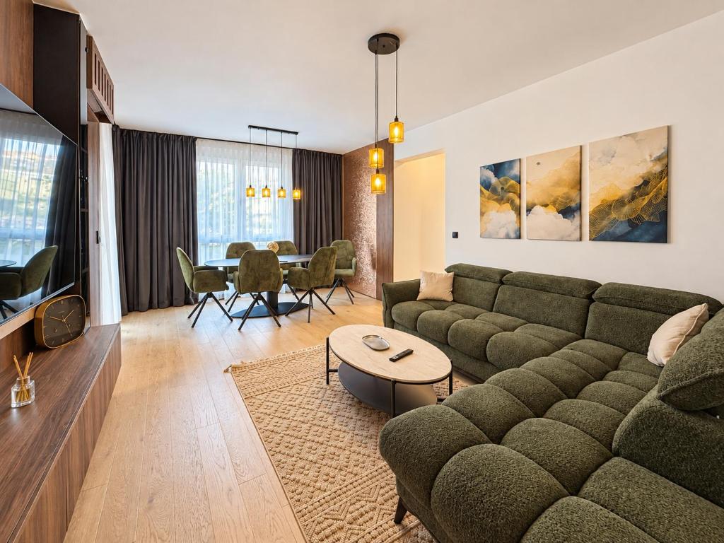 Harmony Luxury Apartment & Jacuzzi - 1