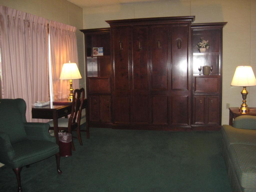 Lockport Inn and Suites photo