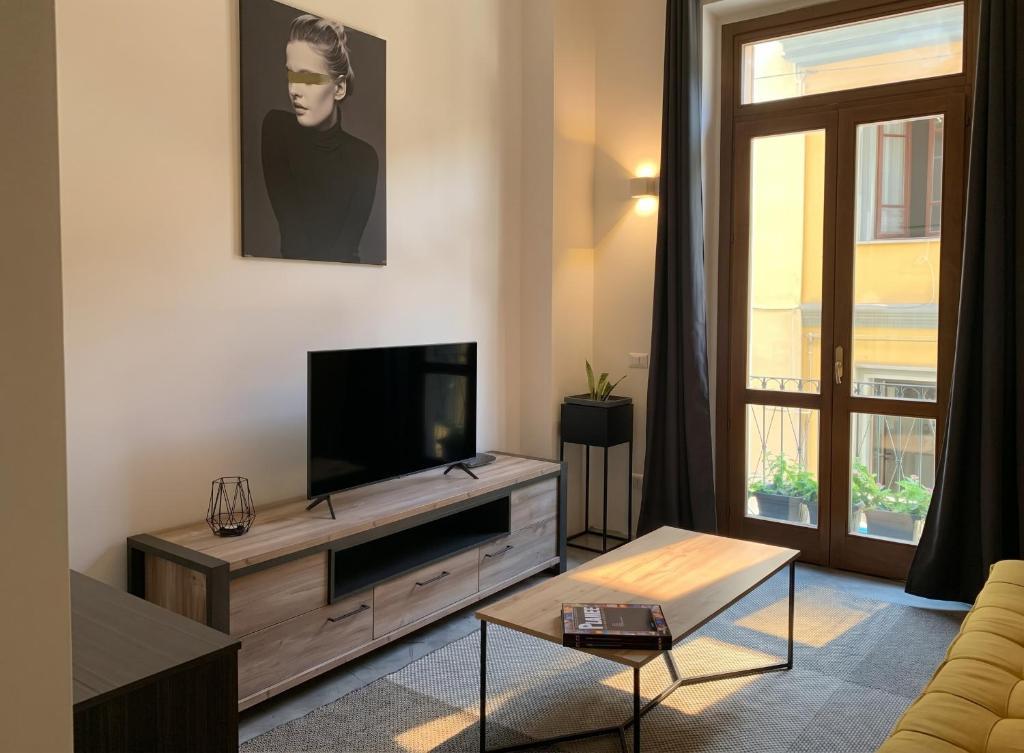 Elegant Studio in Cagliari, 60 m² with balcony and view - 4