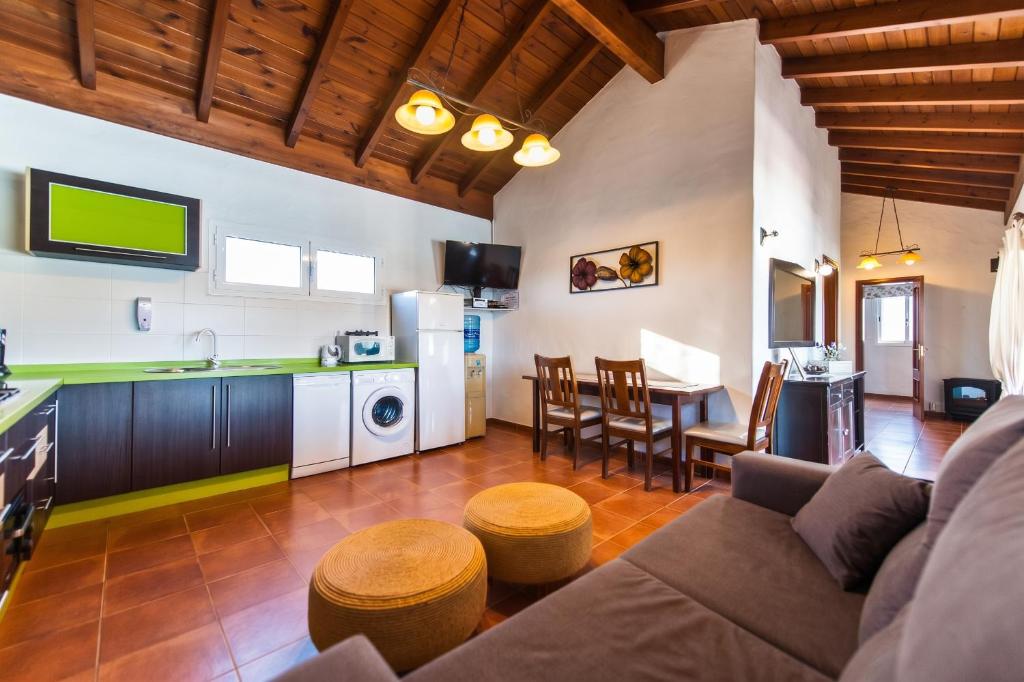 Charming Villa with Sea View in El Roque, Private Pool - 3
