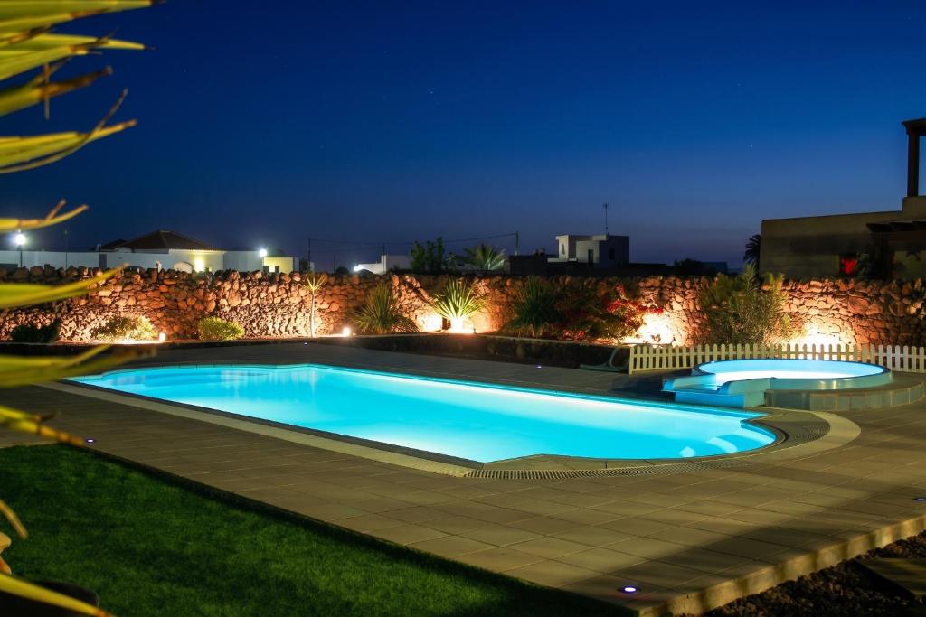 Charming Villa with Sea View in El Roque, Private Pool - 1