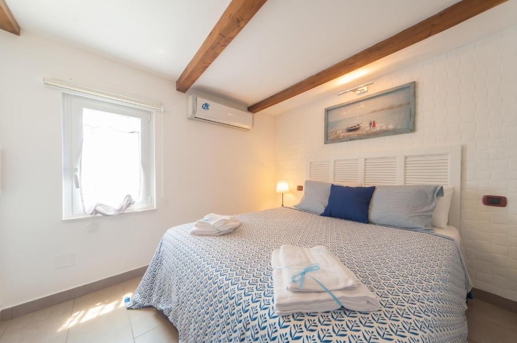 Charming Apartment in Trani with City View and Parking. - 2