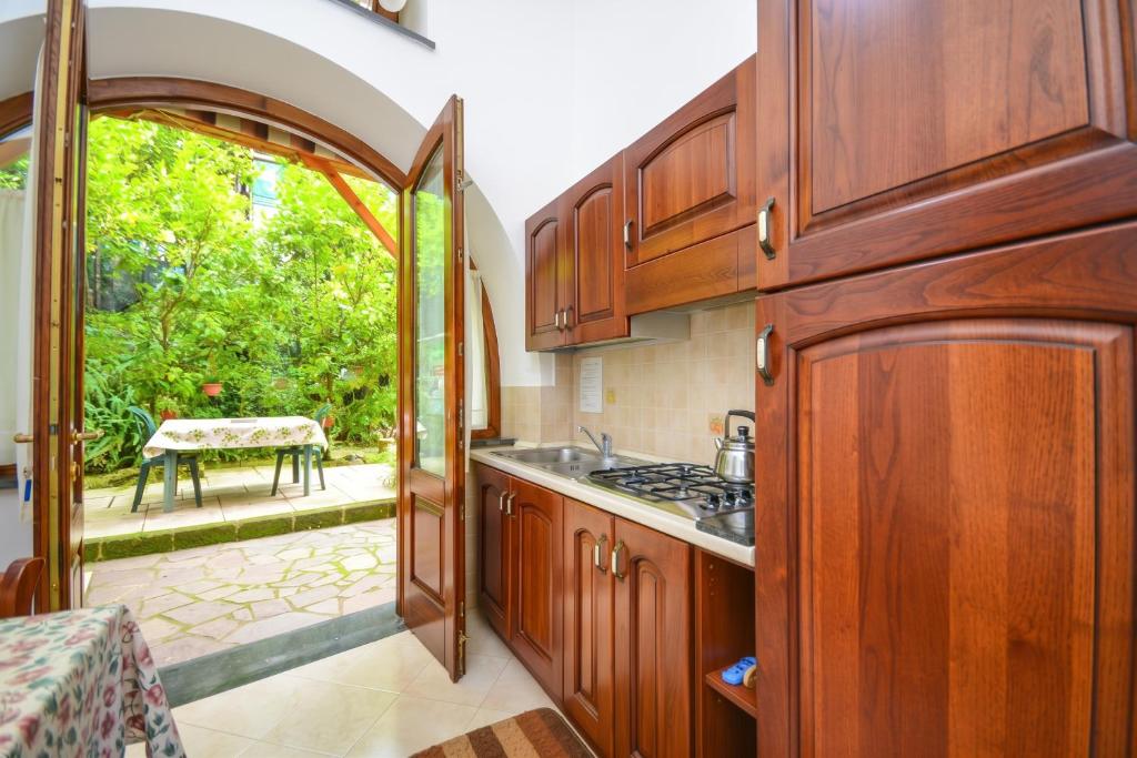 Comfortable House with Sea View in Sorrento - 4