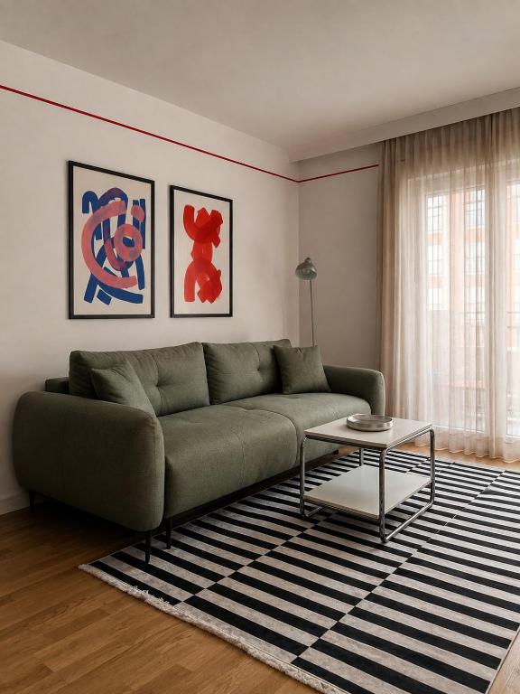 New Cozy Urban Apartment - 2