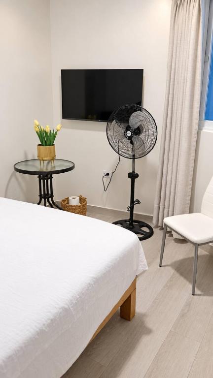 Miraflores Comfort Room - 3