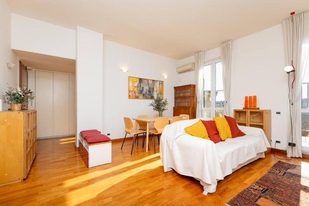 City center rooftop with terrace in porta Romana - 3