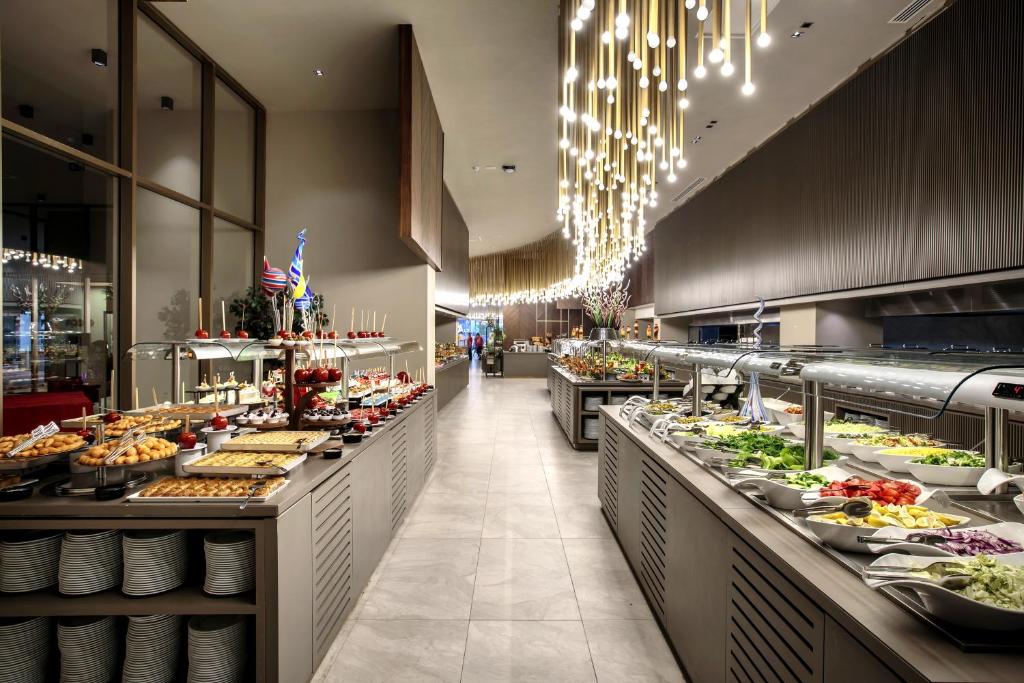 Riolavitas Resort & Spa — Restaurant & bars in Side
