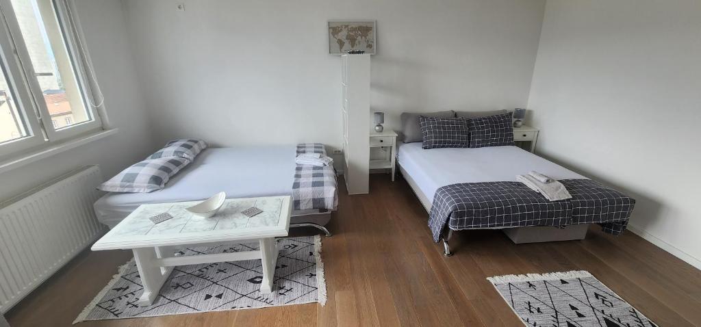 Studio Apartment Urban Haven - 5