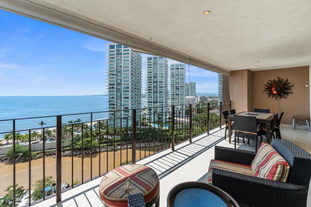 Beachfront, spectacular view, Grand Venetian - 3