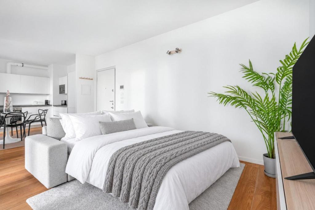 Modern with Terrace & Garage by NDP rent - 3