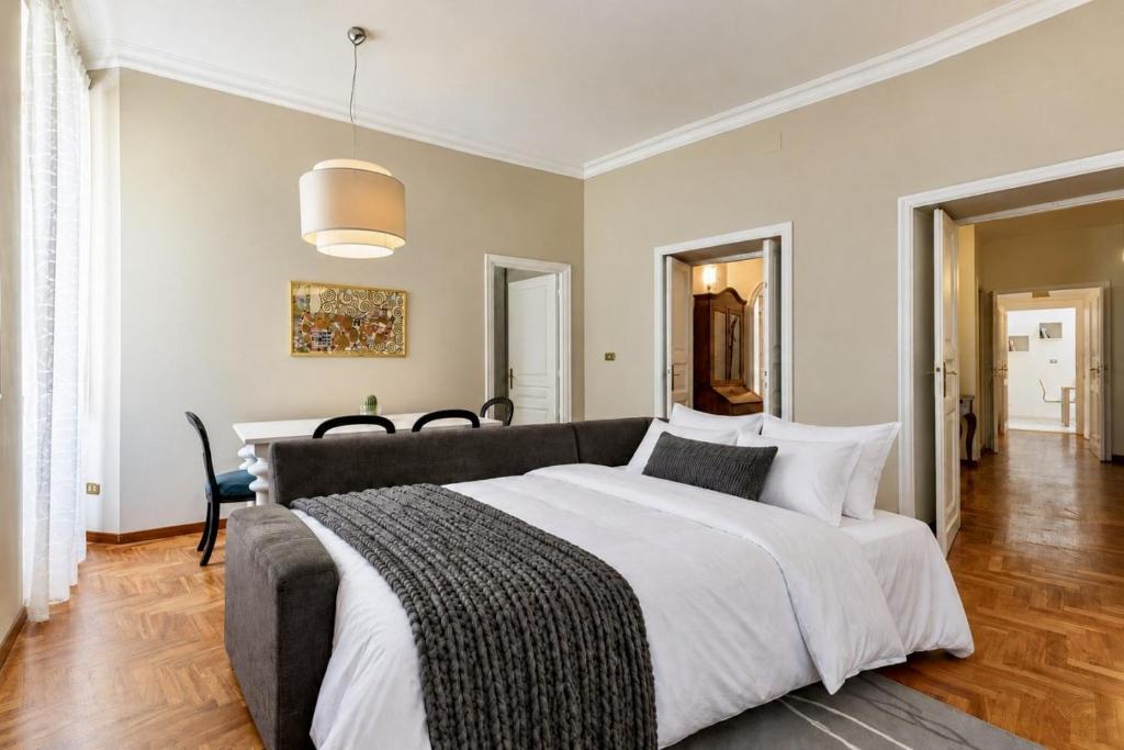 Comfortable & Cozy by NDP rent - 5