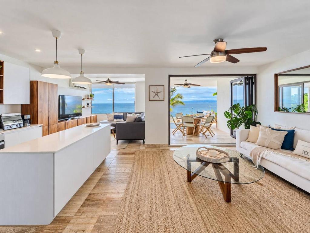 Lovely 3-bedroom beach front serviced apartment - 3