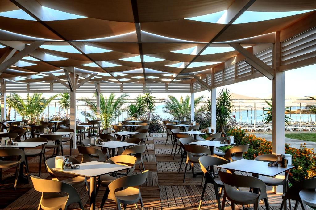 Riolavitas Resort & Spa — Restaurant & bars in Side