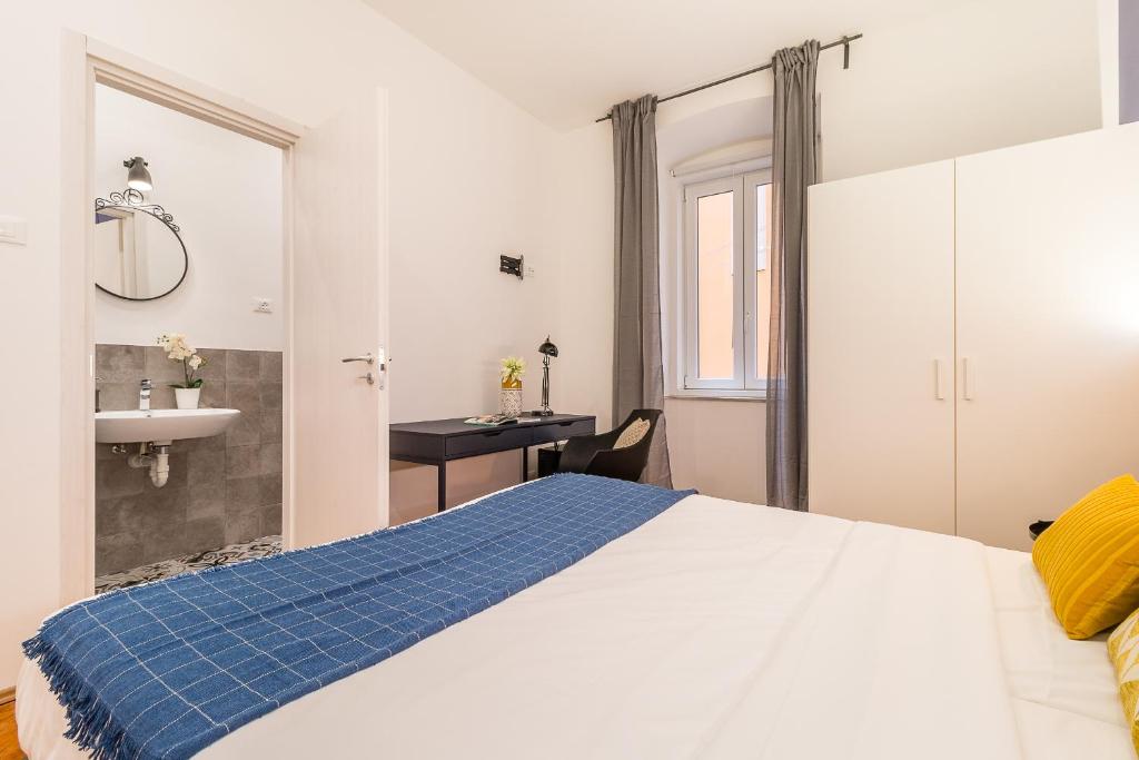 Lovely guest-room with private bathroom - 2