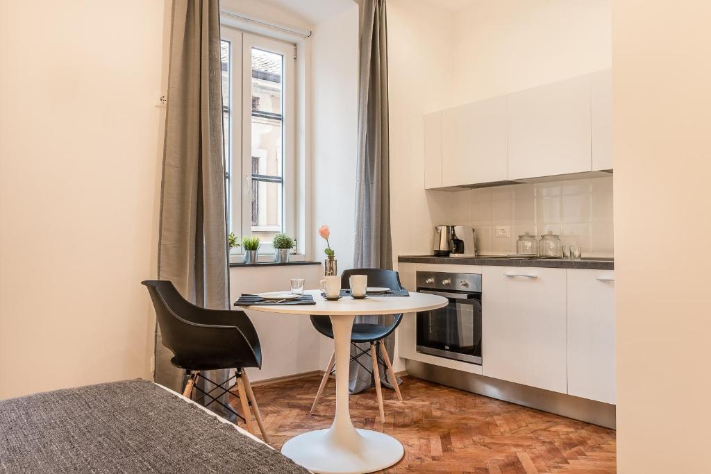 Amazing studio in the city center with WiFi - 2