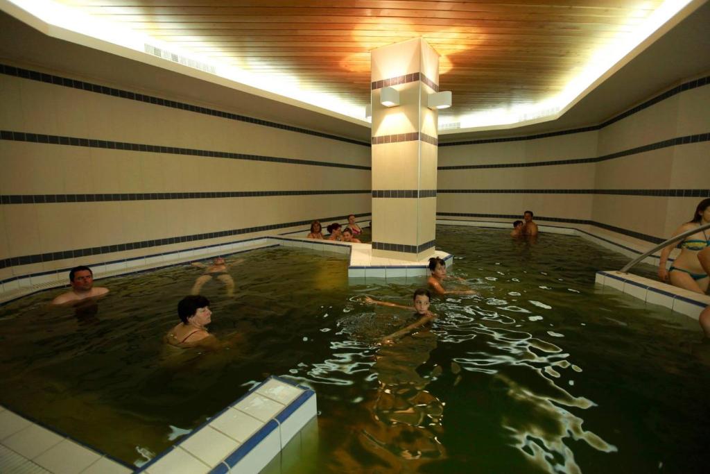 スイミングプール
