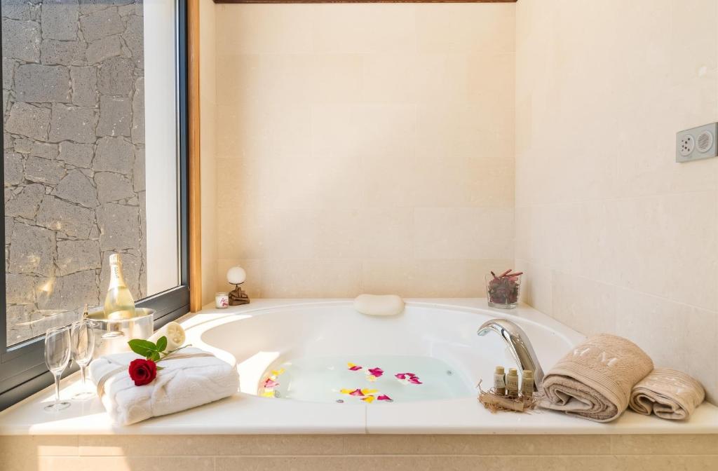 Elegant Villa near Playa Blanca, private pool, garden. - 5