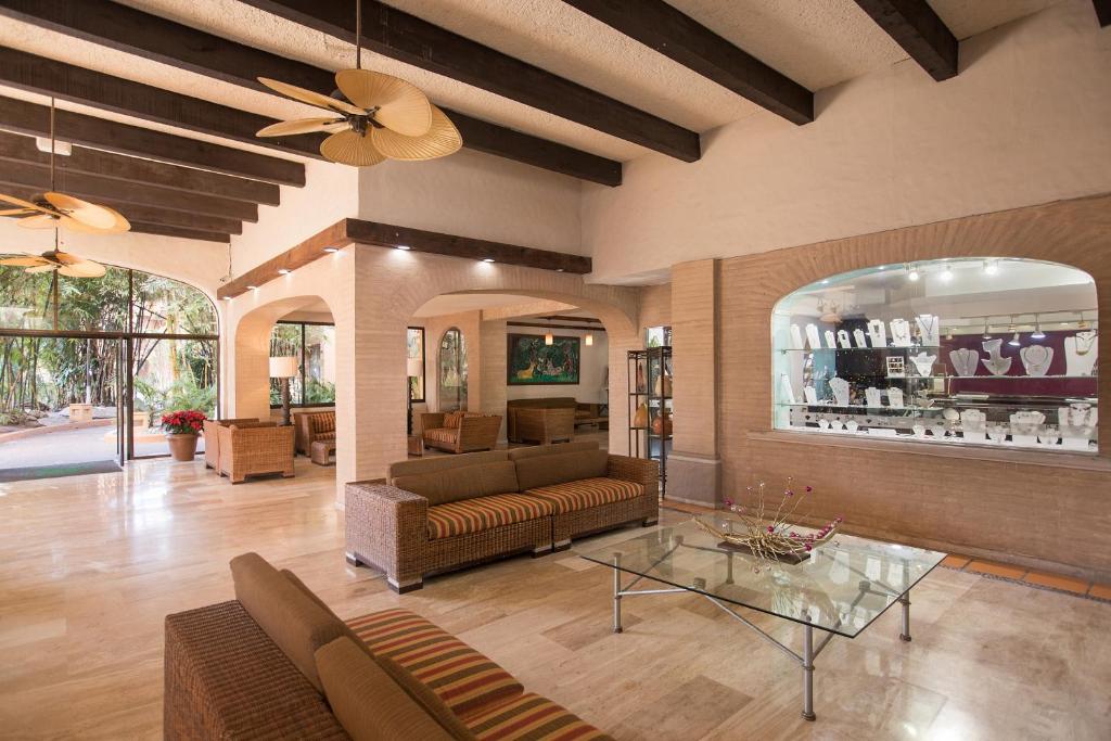 Lobby, Costa de Oro Beach Hotel in Mazatlán