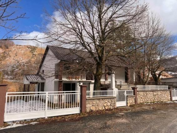 Villa Chalet - 1