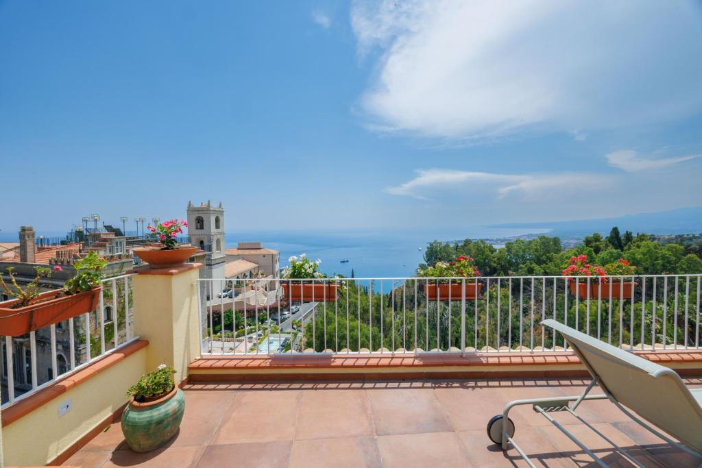 Taormina Duomo Casa Awaya Terrace View - 2