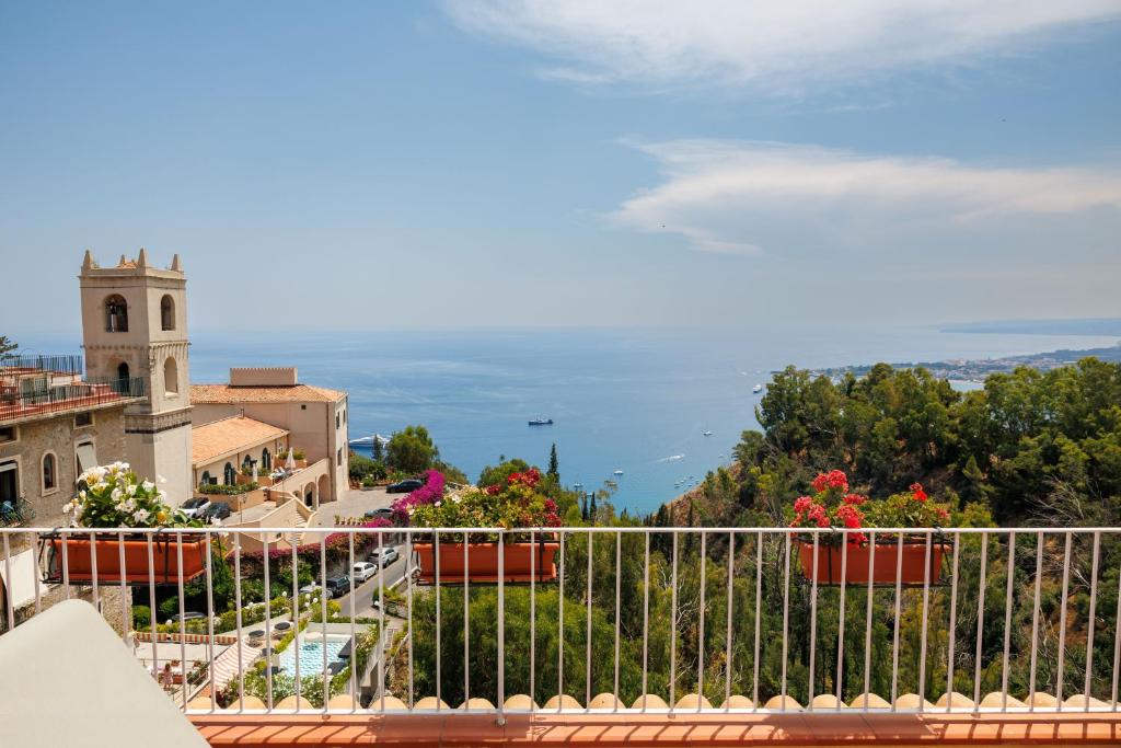 Taormina Duomo Casa Awaya Terrace View - 1