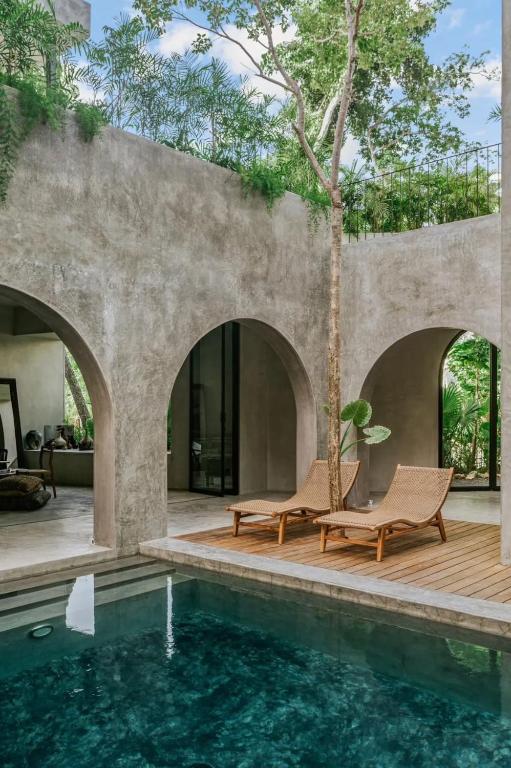 Casa Shalva Iconic 6BR Design Villa with Rooftop - 3