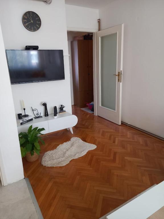 Stan na dan u centru Sarajeva - 3