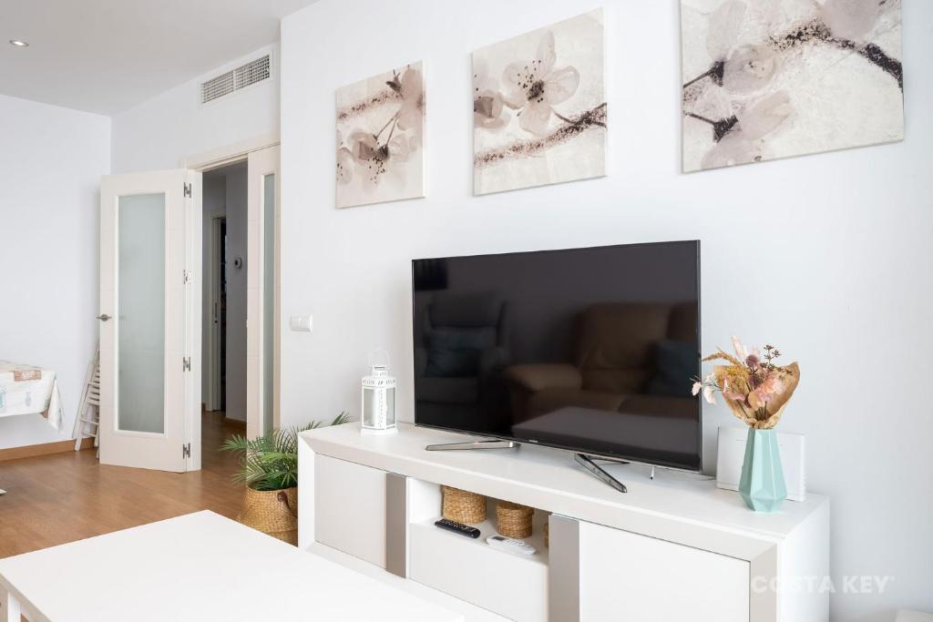 Barbate Promenade Apartment · Restaurants & Marina - 5