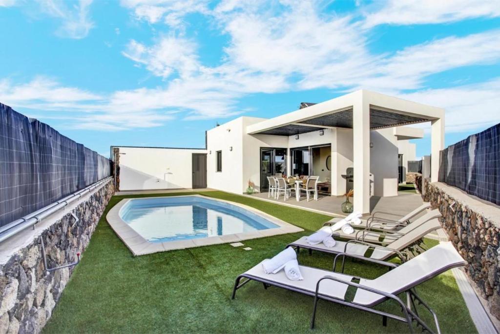 Villa del Roque, heated pool - 1