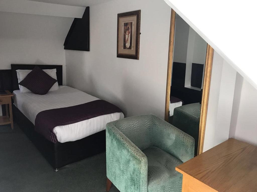 Harefield Manor Hotel photo