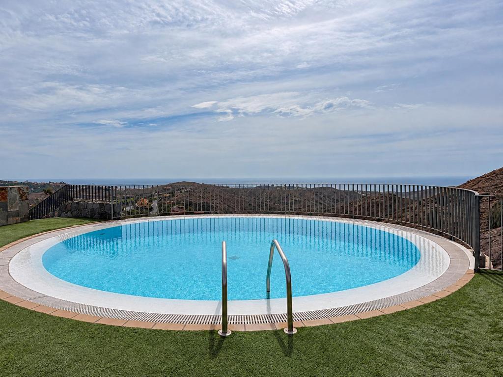 Top of the hill Lagos37 with pool by CanaryScape - 3