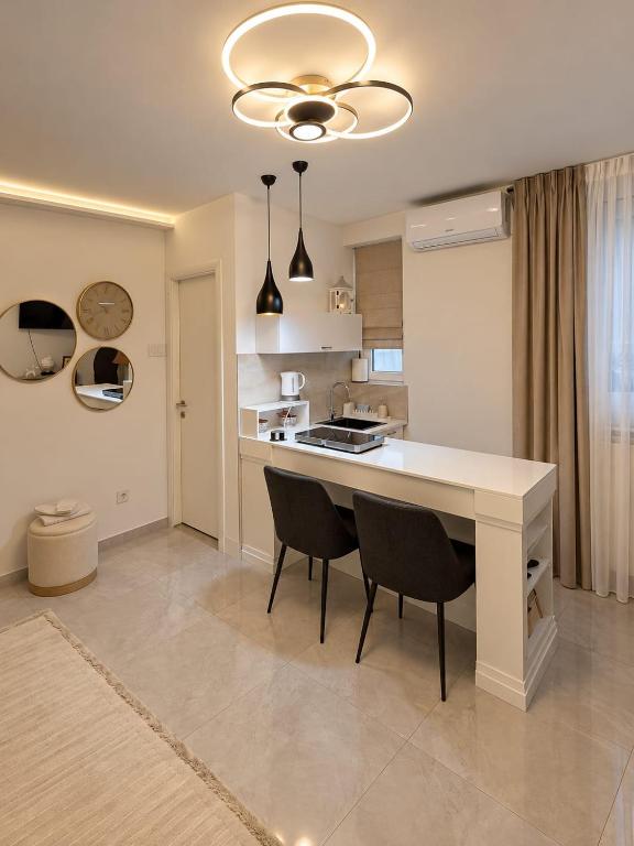 Royal Queen Apartment 2 - 4