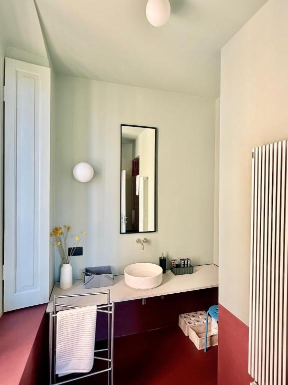 DallaPaola Suite in a historic building in Genoa - 4