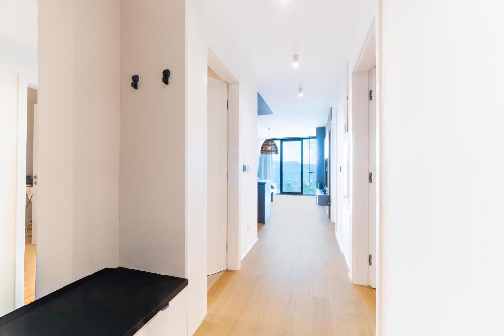 Roof Gardens City View Apt - 3