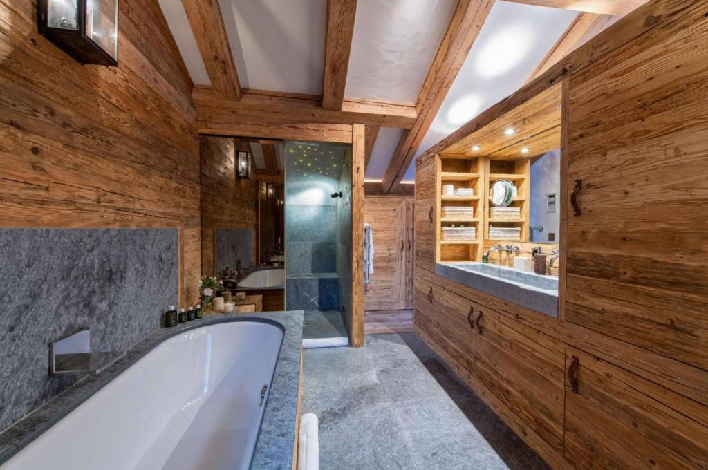 Mountain Escape Apartment Easy Access & Private Parking - 2