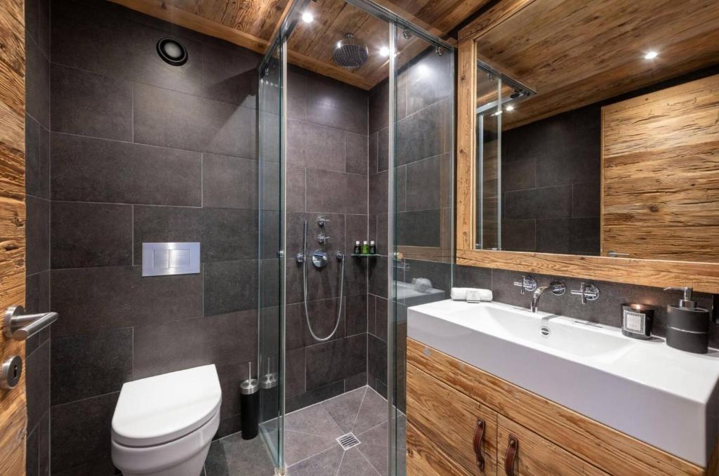 Mountain Escape Apartment Easy Access & Private Parking - 4
