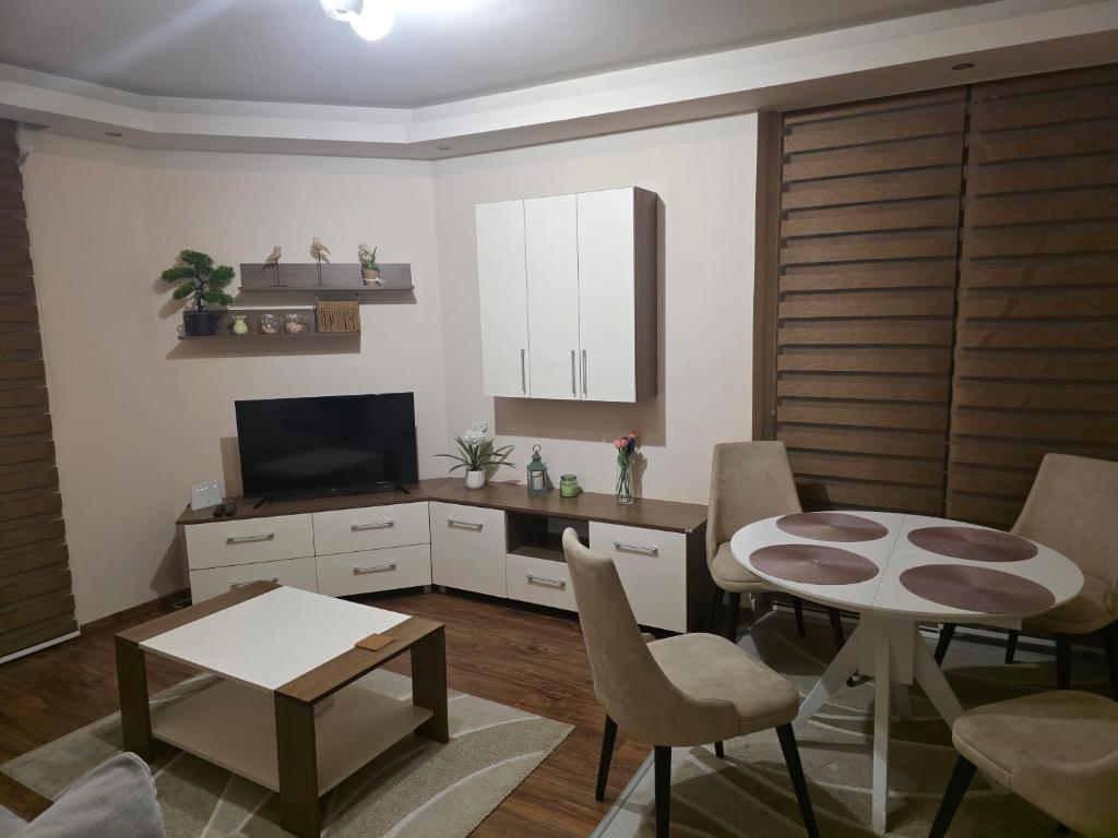 Aura suites 4 - 1