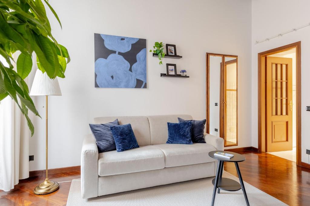 Luxury Gem in Como Center - Walk to Lake & Trains - 5