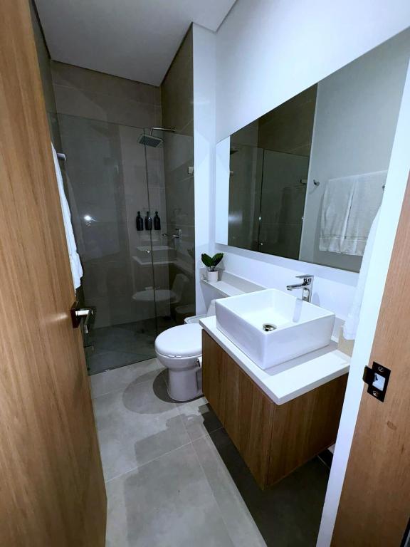 Modern King Studio Apartment WJ Tower - 2