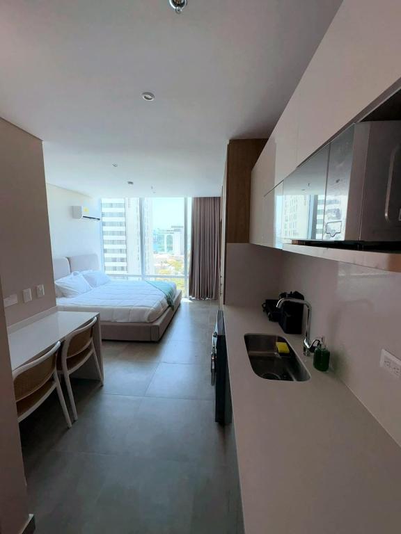 Modern King Studio Apartment WJ Tower - 4