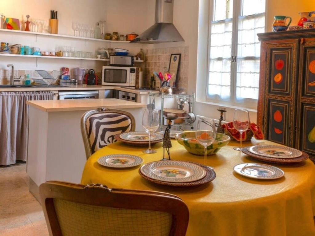 Heated Pool Apartment in Uzes - 5