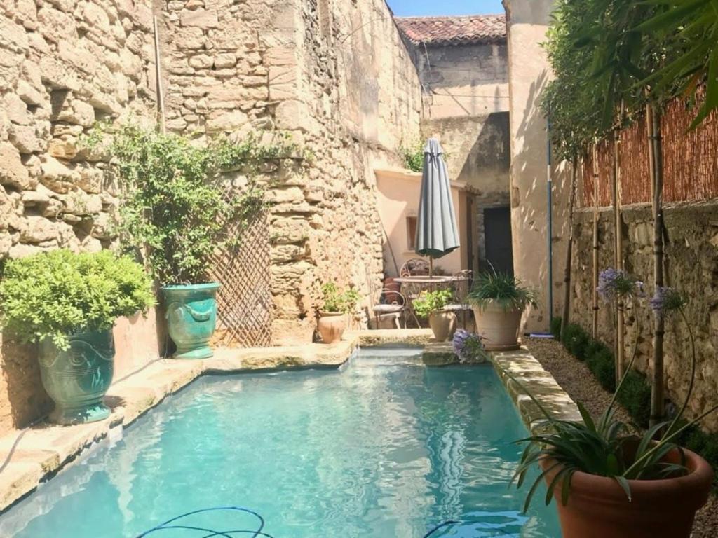 Heated Pool Apartment in Uzes - 1